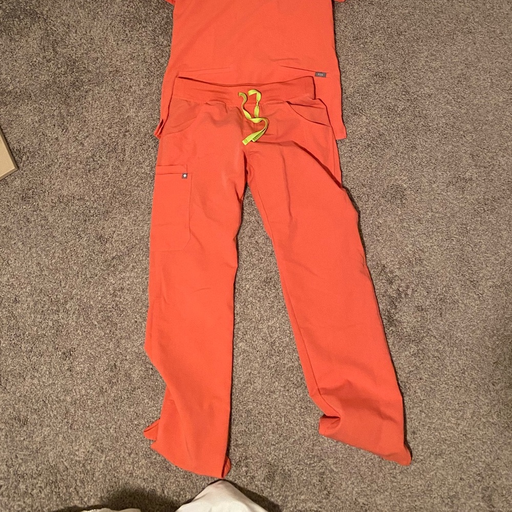 Figs Coral scrub pants